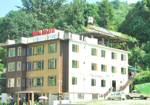 Royal Rosette:scenic lakeside Haven I Bhimtal
