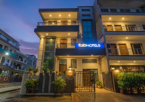 FabHotel Golf Luxury