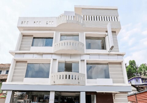 White Palace Tourist Home