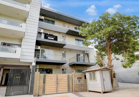 Super Townhouse Sector 53 Golf Course Road