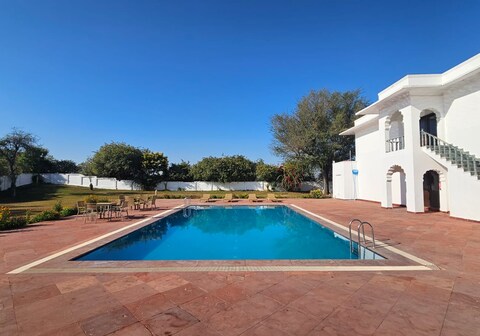 Hotel Udai Vilas Palace