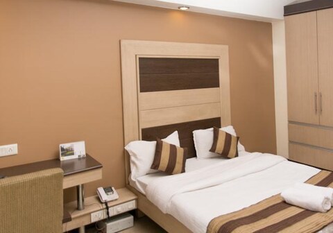Pacific Inn Huda City Centre