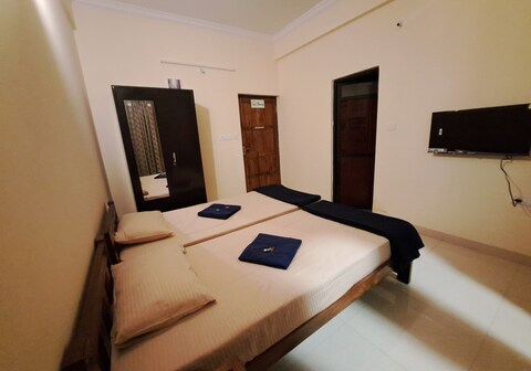 DSOUZAS GUEST HOUSE TIVIM