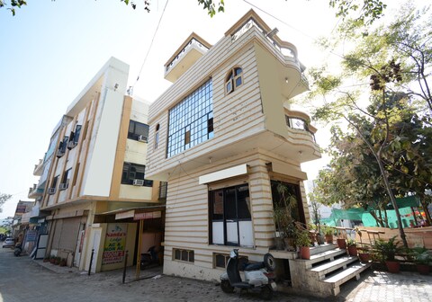 Nanda Lodge Pathankot