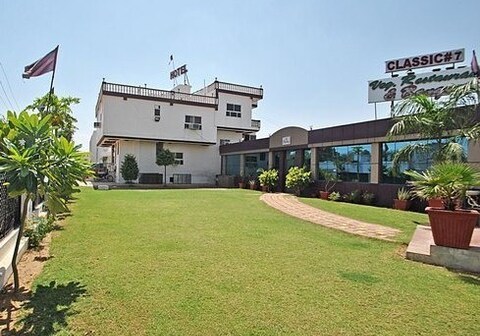 Classic 7 Hotel & Restaurent