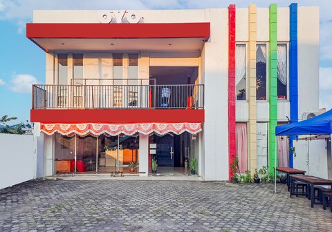 Hotel O Enggal Near Gor Saburai Formerly Hotel Pelangi