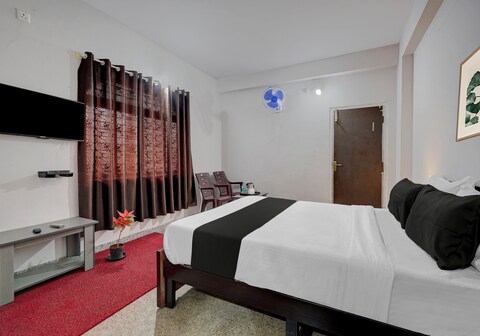 SPOT On Shravanya Comforts