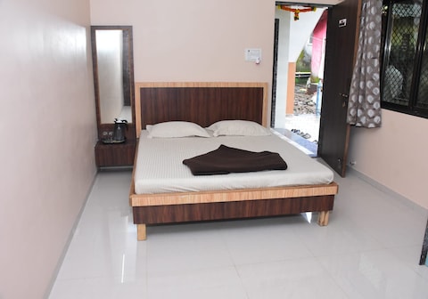 Sonawane's Luxurious Rooms