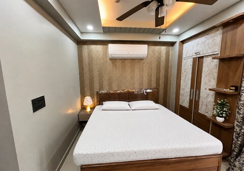 Eloria Grand