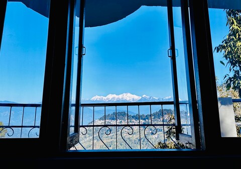 Mountain View Stay - Entire Apartment