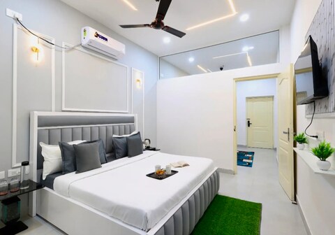 NXOne luxury stay Studio Apartment