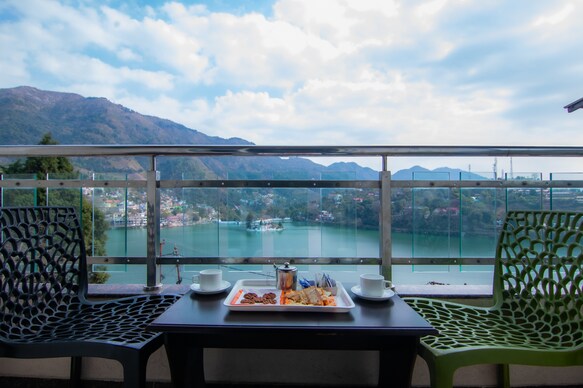 The Tal Paradise( 20 km from Nainital ) A Lake Side Hotel