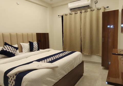 HOTEL KHYAATHI GRAND