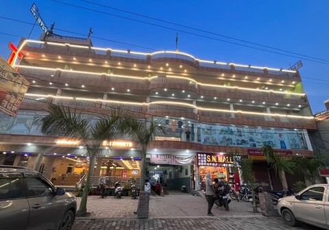 S N HOTEL INN,Bulandshahr