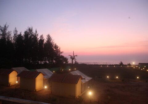 5 Mile Beach Resort - Near Gokarna