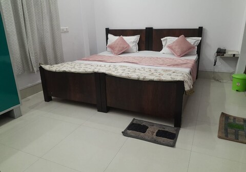 BIRDSTAY (Near TRIVENI SANGAM ARAIL GHAT)