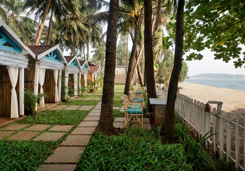 LaRiSa Resort, Morjim