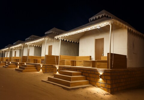 Desert Popular Resort & Camp