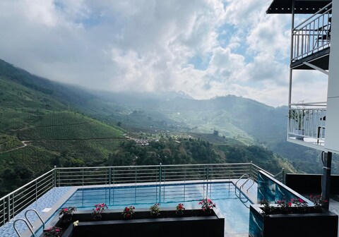 MehaKira Cottage | Hill-view Swimming Pool