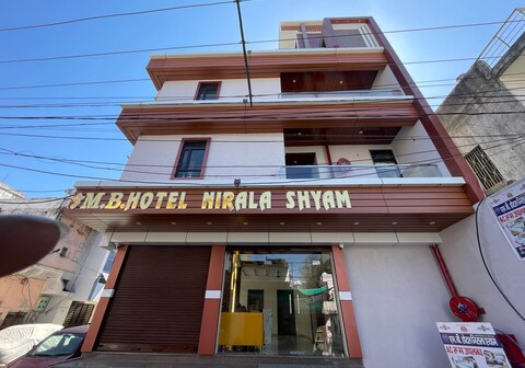 Hotel MB Nirala Shyam 50m from Shree Shyam Kund
