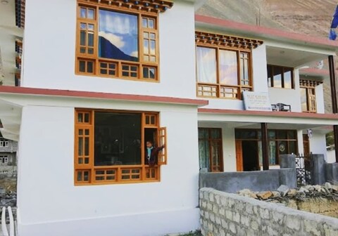 Pullkit Homestay by StayApart