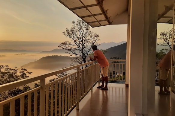 Sky High Inn | Rooms & Guided Treks