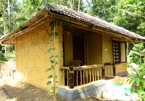 Greenways Treehut & Villas