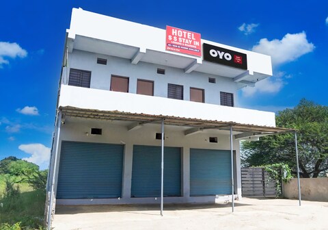 HOTEL O S S STAY INN