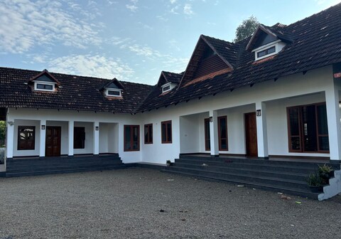 Panampunnayil Traditional 4 BHK Villa
