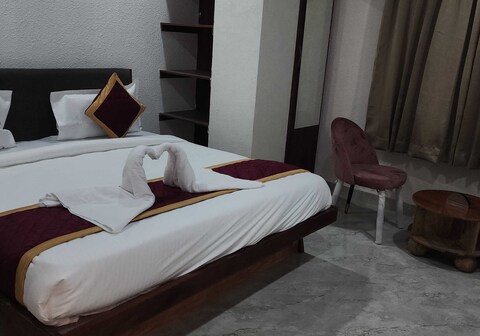 Hotel O Gayathri Comfort