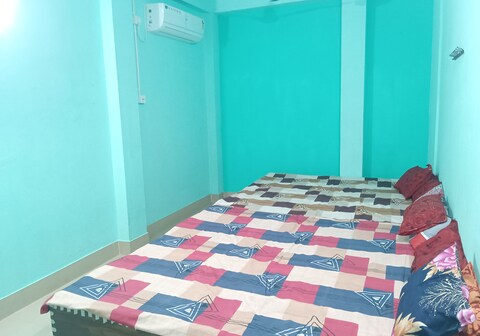 Gayatri Guest House