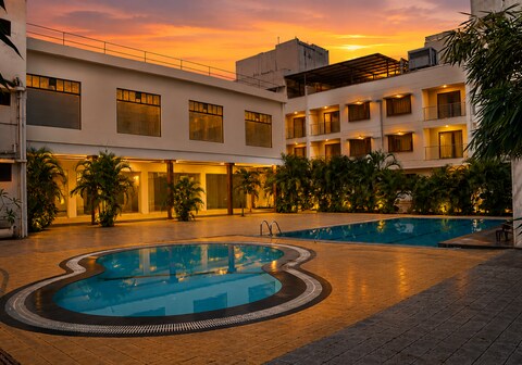 Pushpak Resort