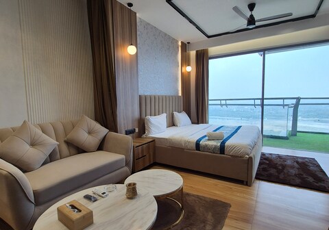Flat in Noida Grande by Zenith