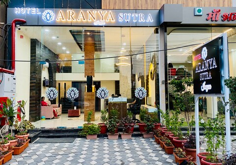 Hotel Pravasa Stay, Dewas Naka