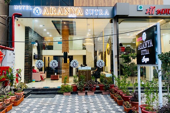 Hotel Pravasa Stay, Dewas Naka