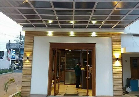 Premier Tourist Home