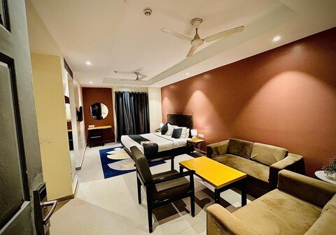 The Roseman Hotel & Suites Near Maxx Vaishali