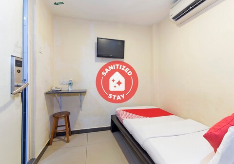 OYO 124 Hotel Seniman Sentul