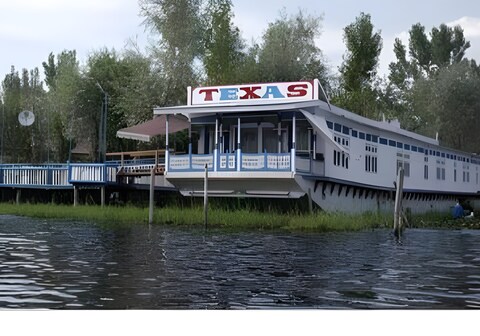 Texas Super Deluxe Houseboats