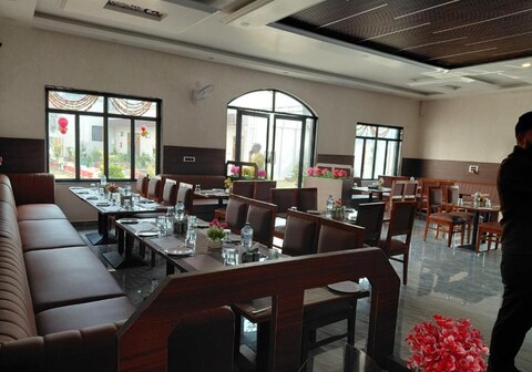 Panchmukhi Restaurant Inn