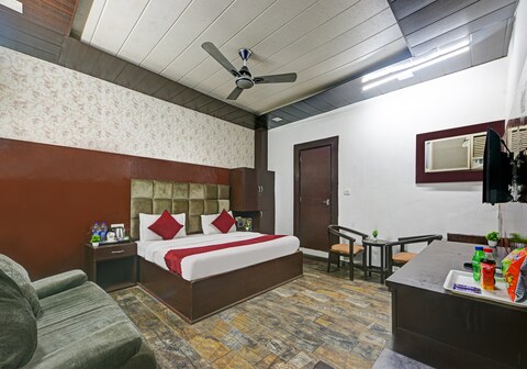 Hotel Cladis by Quadis - Sector 15 Noida