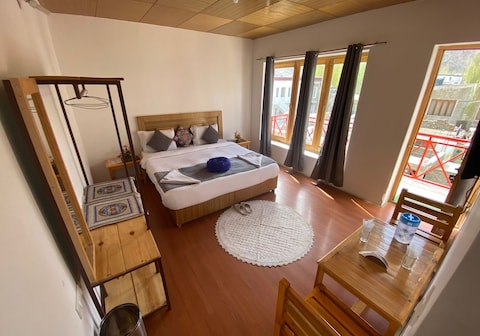 Seven Seas Guest House | 5 Min Walking From Leh Mall Road