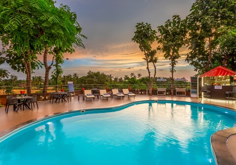 Aurum Resorts Morjim, 500 meters from Beach