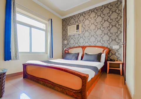 Hotel O Riders Resort