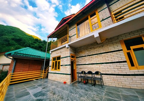 Aurum Valley Standard Duplex-2 in Tirthan by Homeyhuts