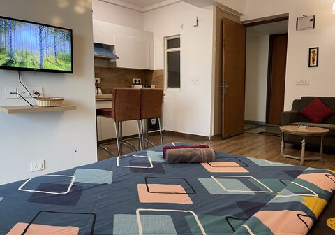 Cozy Private Studios by Buddies Home