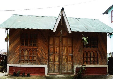 Live away home Pedong