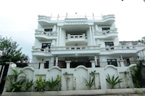 OYO 9317 Hotel Indiana, Lucknow OYO 9317 Hotel Indiana, Lucknow