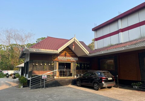 HARSHAVARDHANA INN