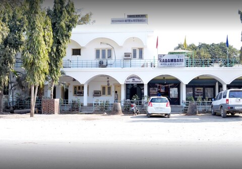Hotel kadambari